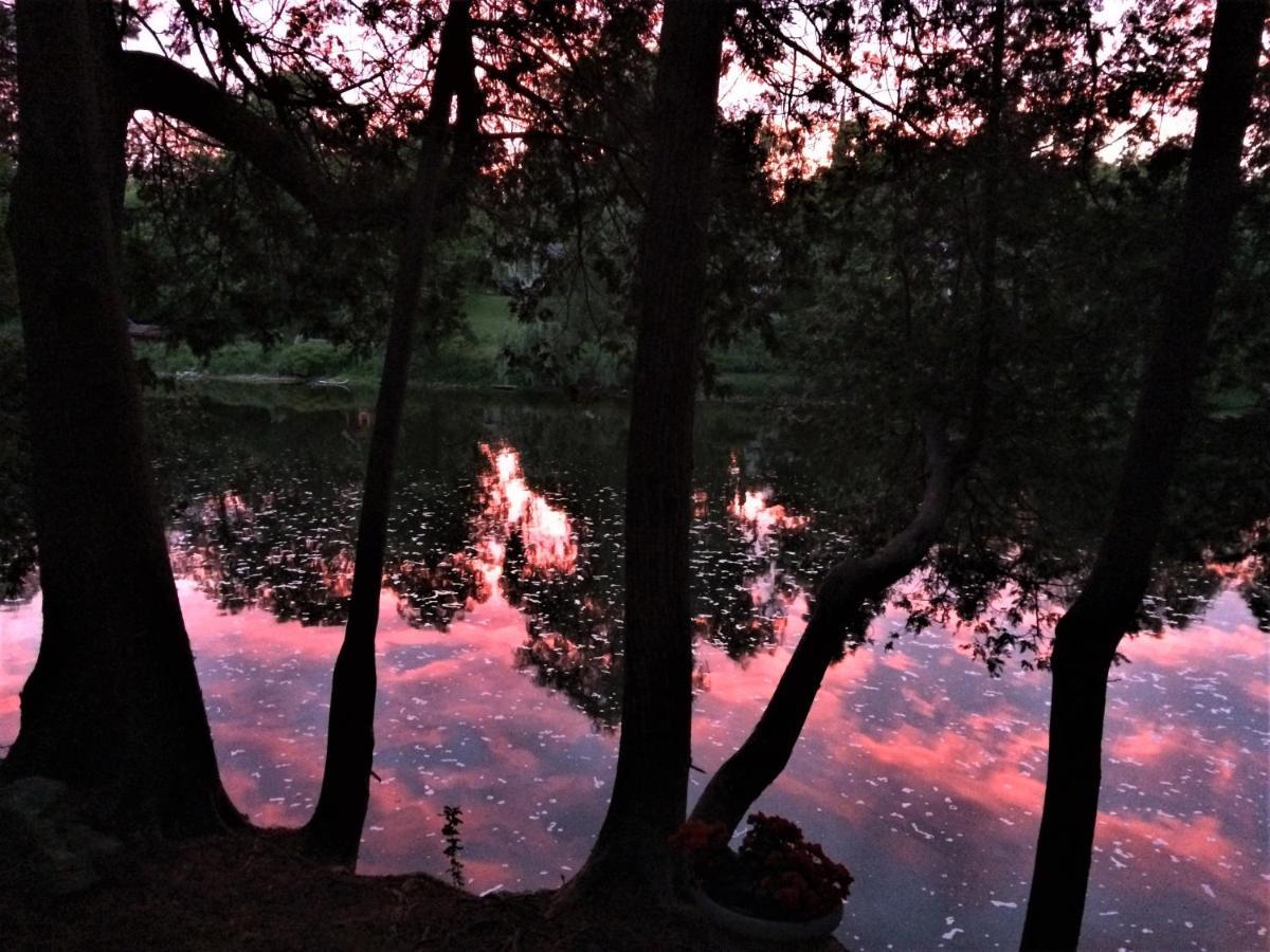 Romantic Riverside Suite In Elora Zewnętrze zdjęcie