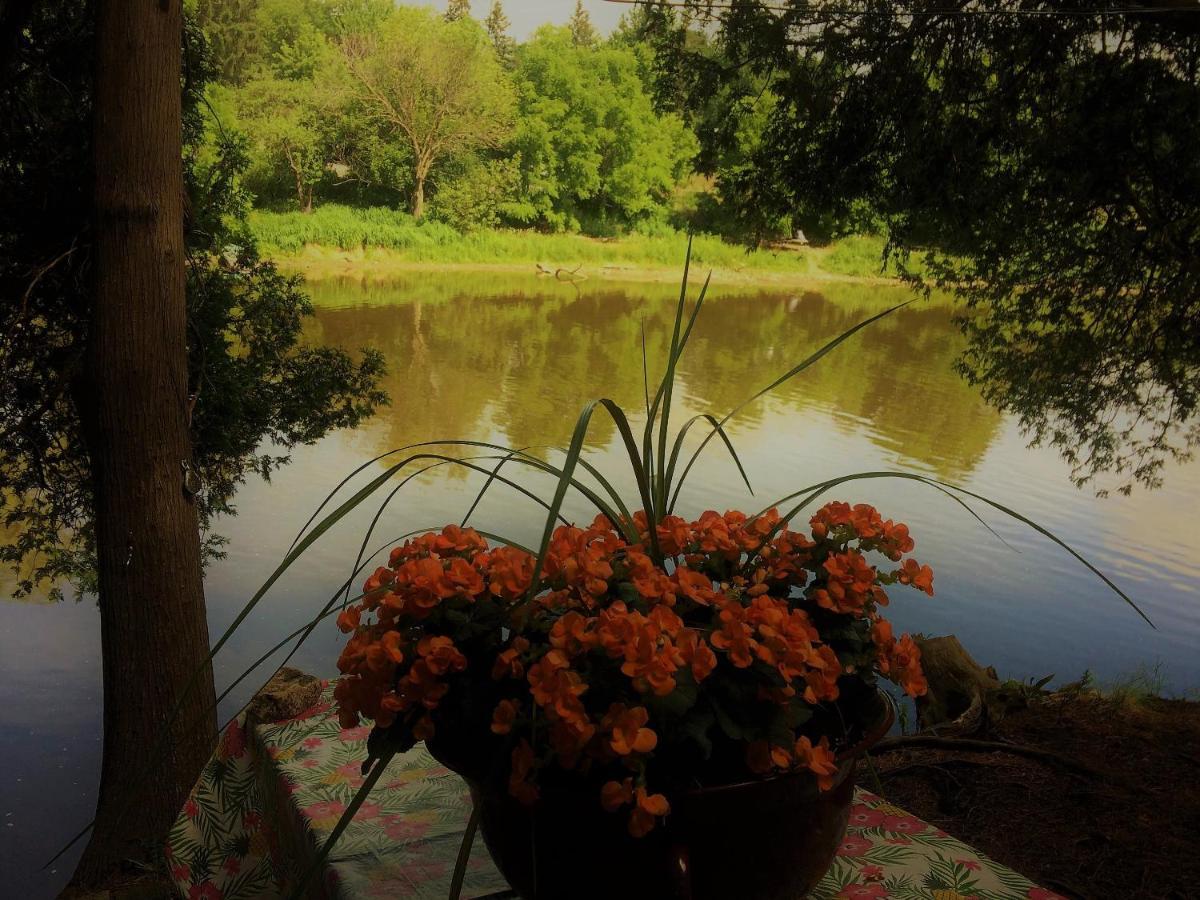 Romantic Riverside Suite In Elora Zewnętrze zdjęcie